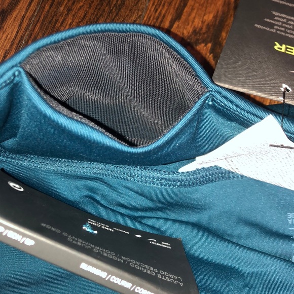 Nike Crop Fit Run Tights - Picture 6 of 7